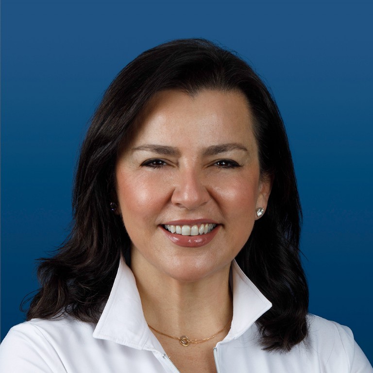 DR. SİBEL ÖZDEMİR (Mesul Müdür-Protez Uzmanı)